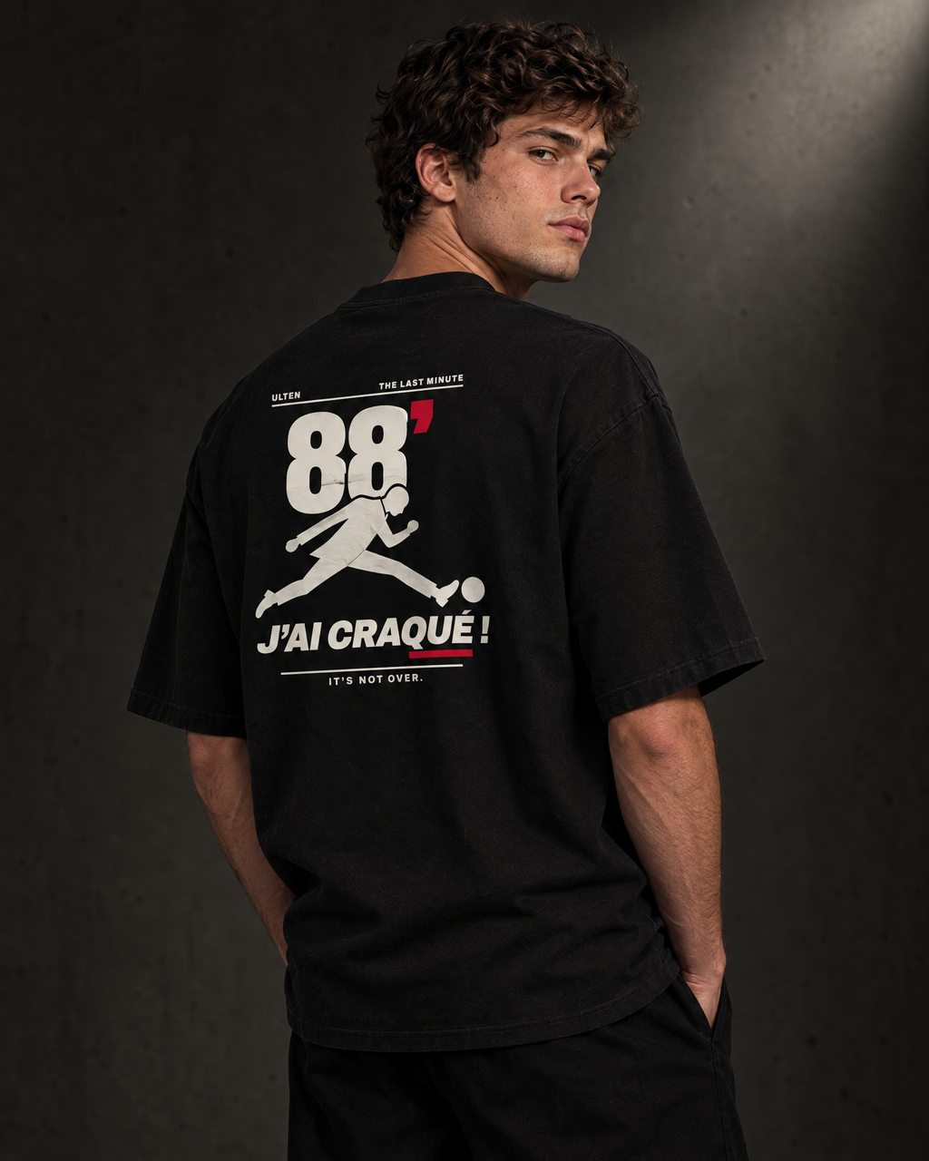 T-shirt oversize ULTEN 88' J'AI CRAQUÉ ! noir porté – vue 1