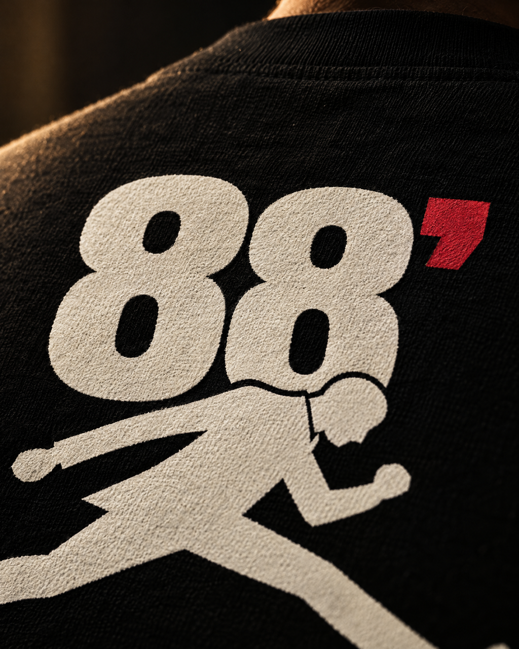 Détail de l'impression 88' sur coton épais noir